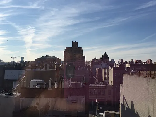 Rented by NY NY Condo, Inc | media 23