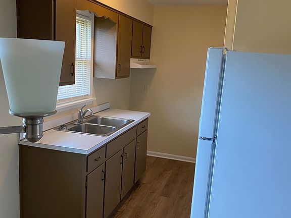 5th image of 5101 Valiant Dr APT 3