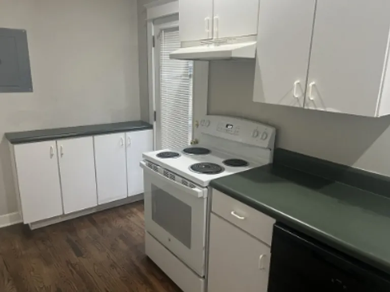 925 Greenwood Ave NE #D — Photo 6