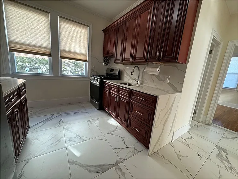667 Yonkers Ave #1R — Photo 11