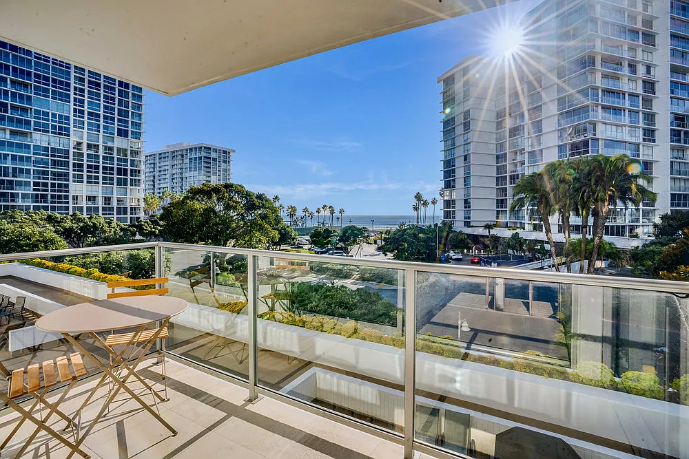 2 bed, 1215 sqft, $8,000 — Photo 2