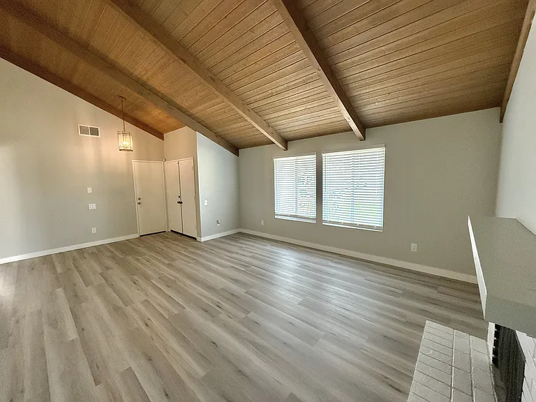 2382 Carlsbad Cir — Photo 6