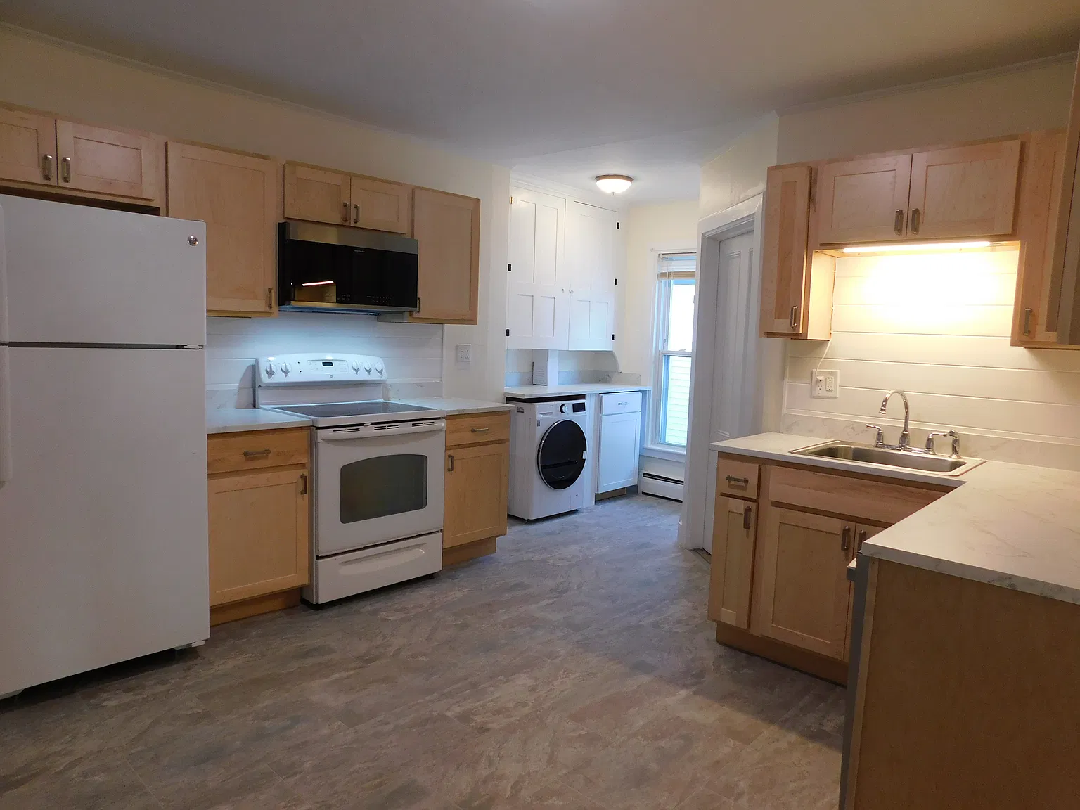 2 bed, 1100 sqft, $1,750 — Photo 3