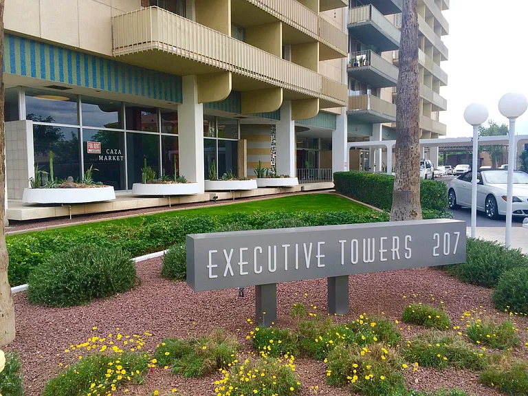 207 W Clarendon Ave #G18 — Photo 24