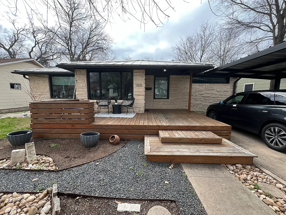 1305 Saint Johns Ave