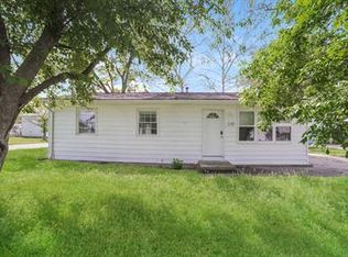 220 E Bittersweet Rd, Washington, IL 61571