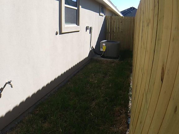 4th image of 2110 Taxco Ct APT 1
