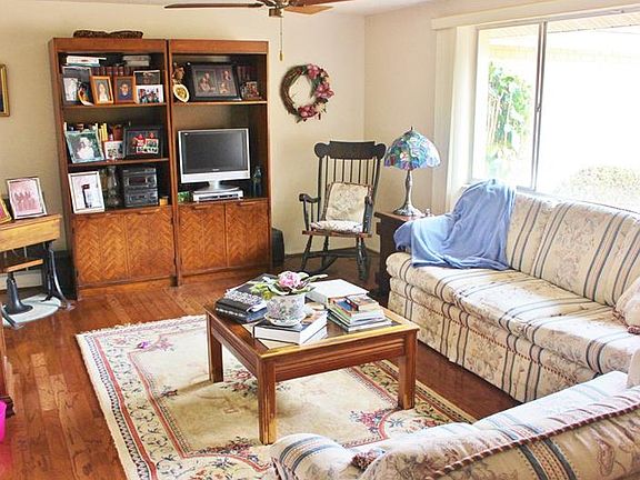 3rd image of 12205 Silk Oak Ln