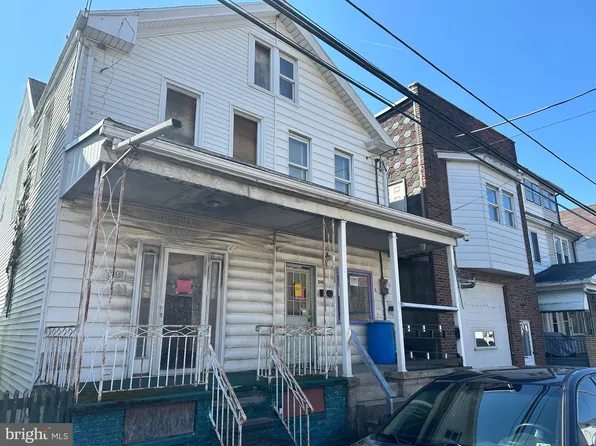 238 W Girard St, Mount Carmel, PA 17851