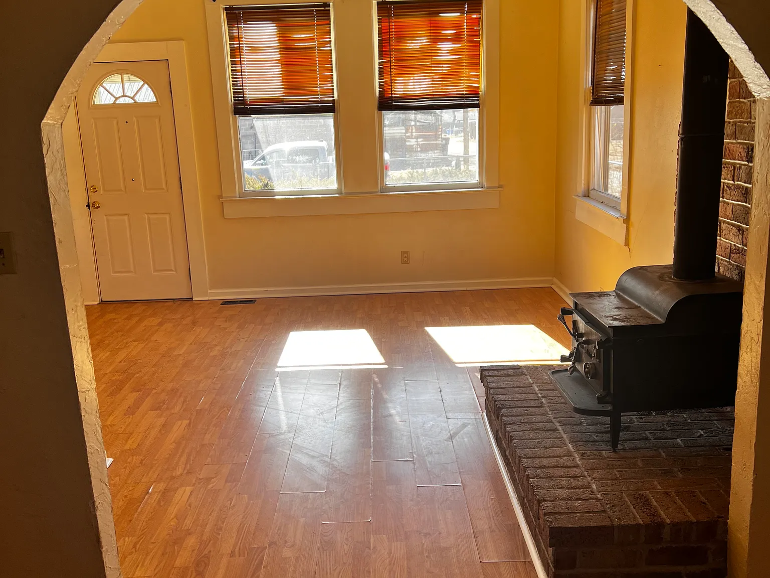 1 bed, 651 sqft, $1,300 — Photo 3