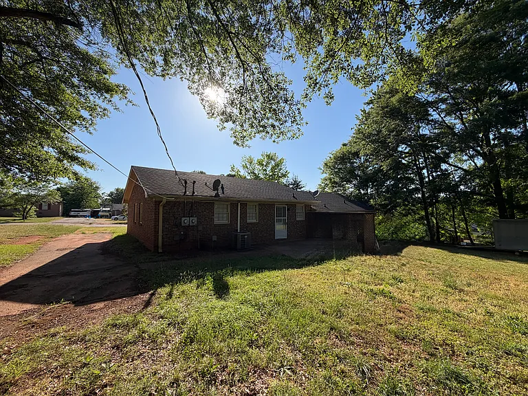 14 Wedgefield Dr #B — Photo 17