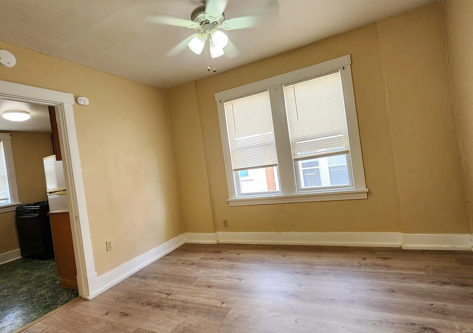 2918 Clermont Avenue (Brentwood) — Photo 4