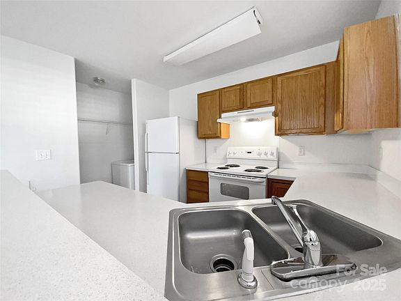 5th image of 2643 Meadow Knoll Dr