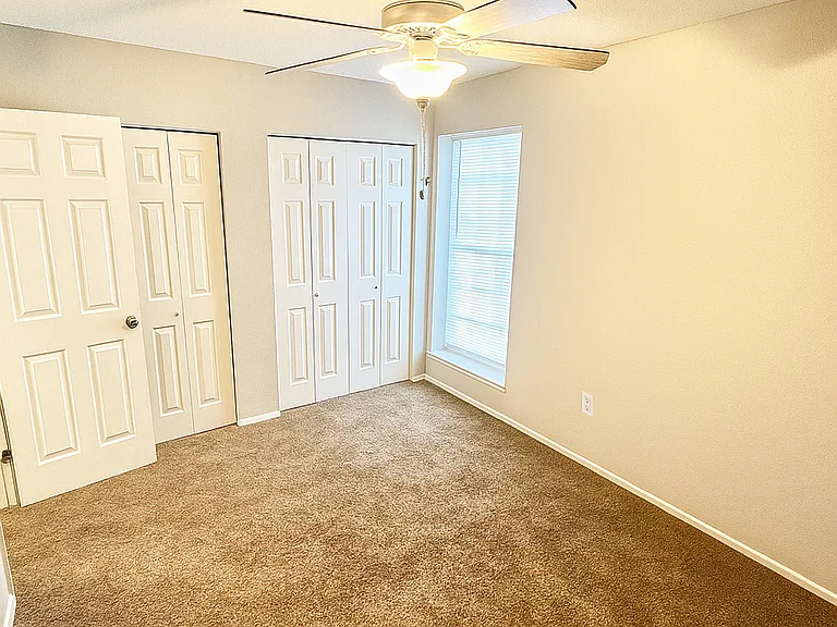 100 Regency at Clemson — Photo 18