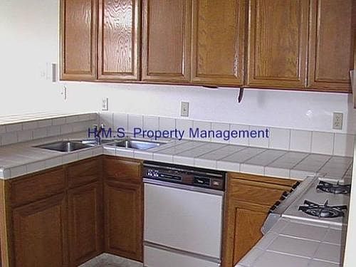1st image of 501 Glenmoor Cir
