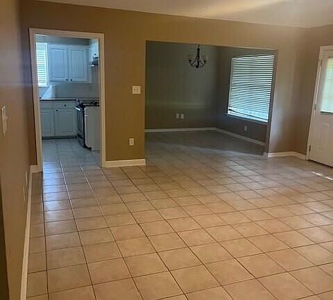 4th image of 129 Rockwood Dr
