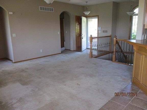 2nd image of 1013 Country Club Dr