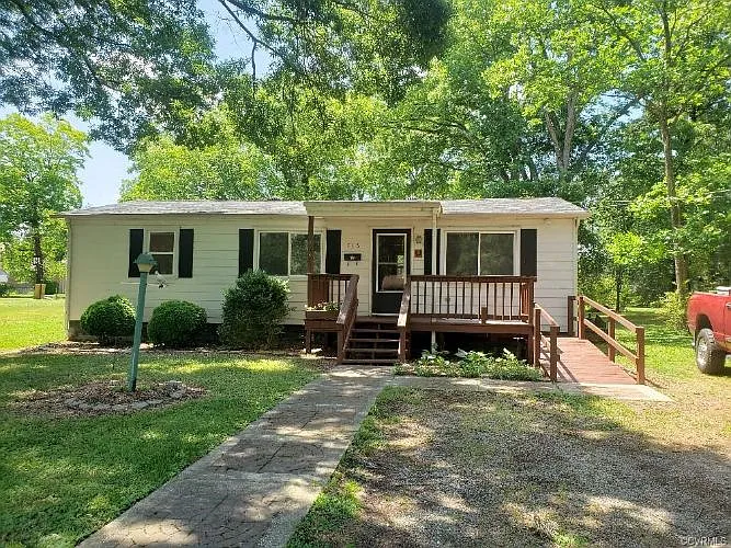 716 Oak St photo 1
