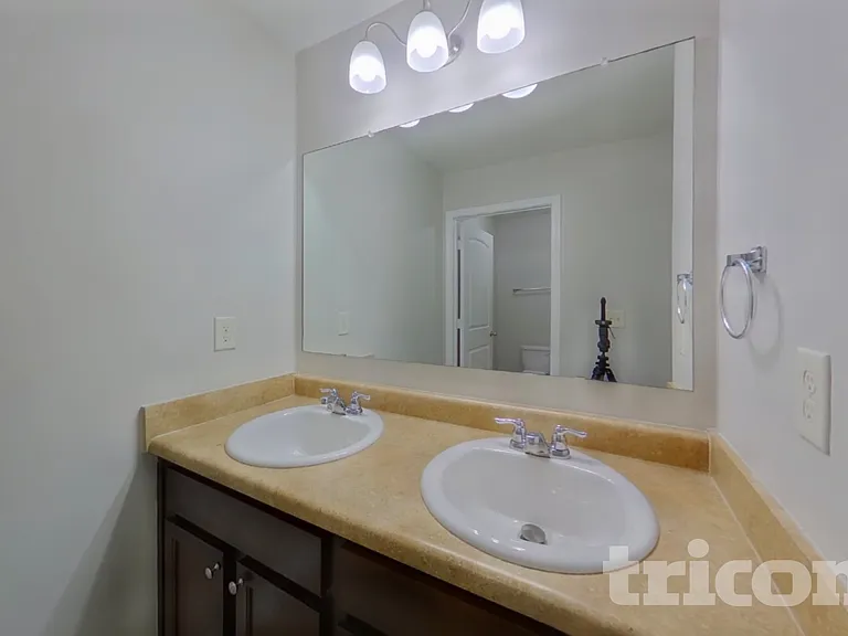 438 Lake Ridge Ln — Photo 18
