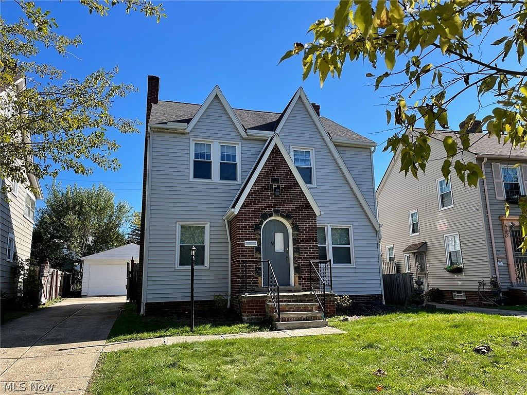 1007 Helmsdale Rd, Cleveland Heights, OH 44112 Zillow