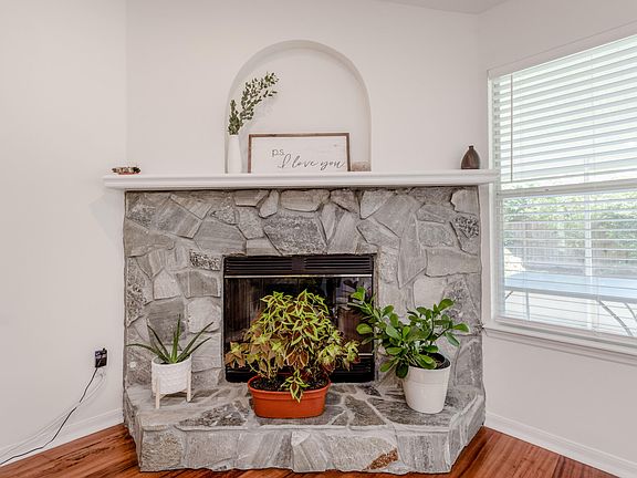 5th image of 4767 Mountain Breeze Ct S