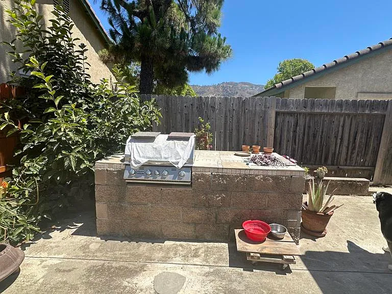 325 Princeton St — Photo 15