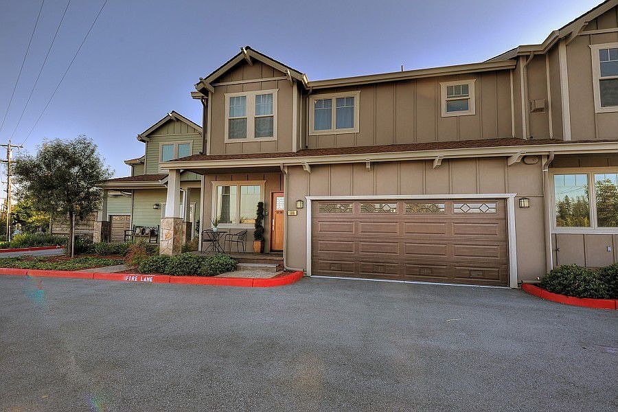 1st image of 106 Bungalow Ter