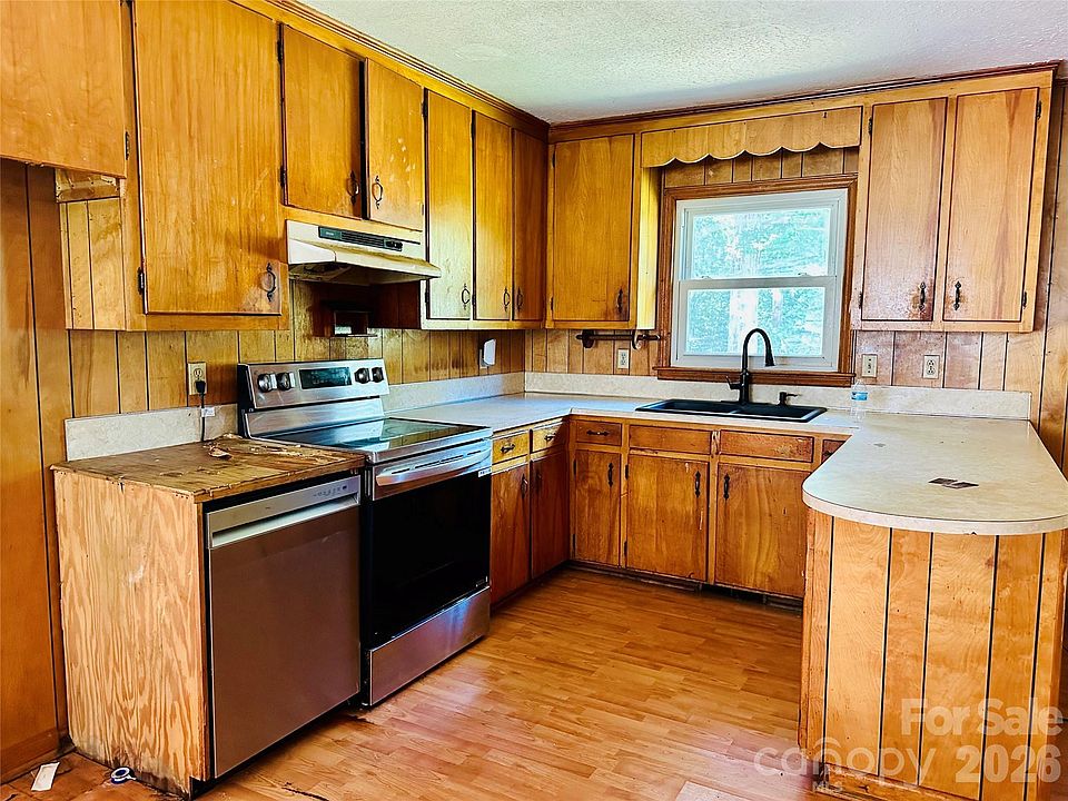2nd image of 886 Pearidge Rd