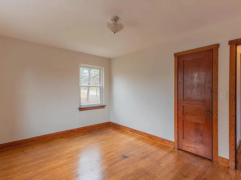 537 Long Ave — Photo 15
