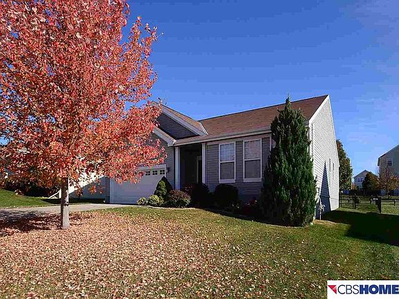 3rd image of 2105 Lakewood Dr