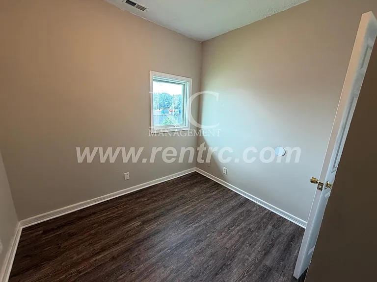 604D N Main St — Photo 9
