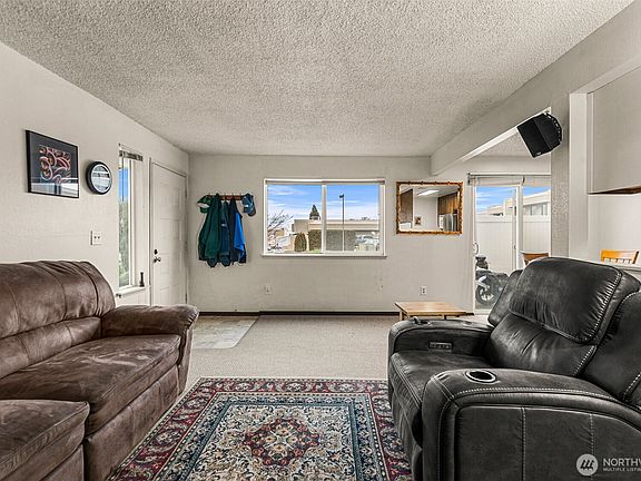 5th image of 100 Simon Street #30