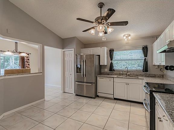 3rd image of 838 Bayou Ave
