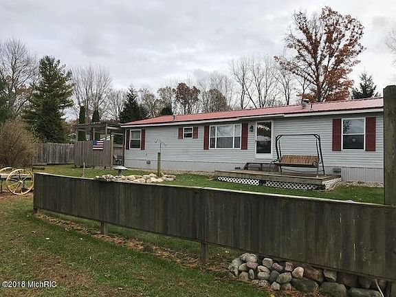 3rd image of 65020 White Pine Dr