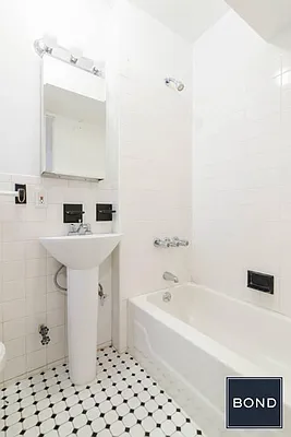 Rented by Bond New York | media 14