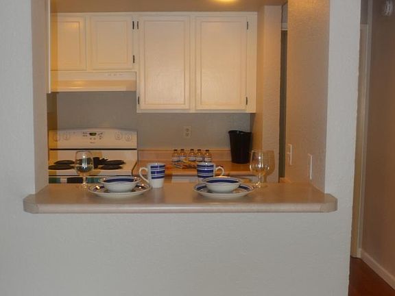 Kitchen Bar / dining room view