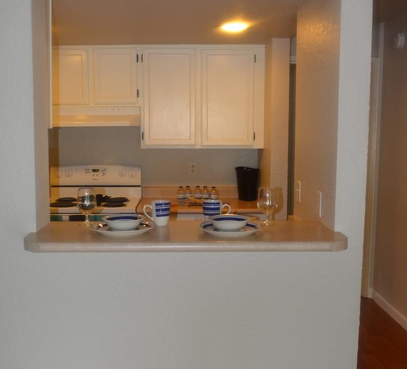 Kitchen Bar / dining room view
