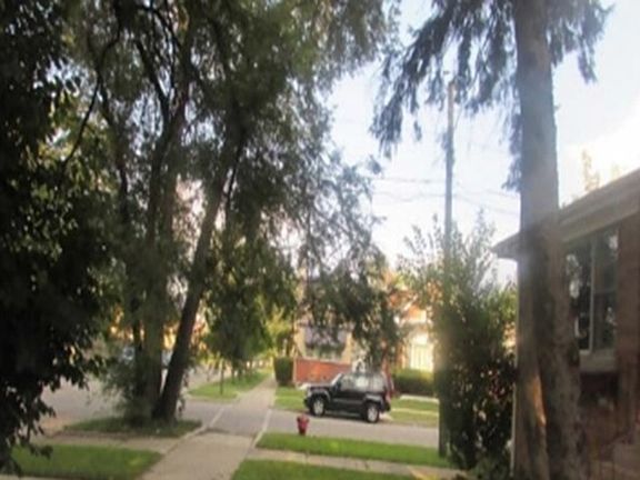 4th image of 1833 W 88th St