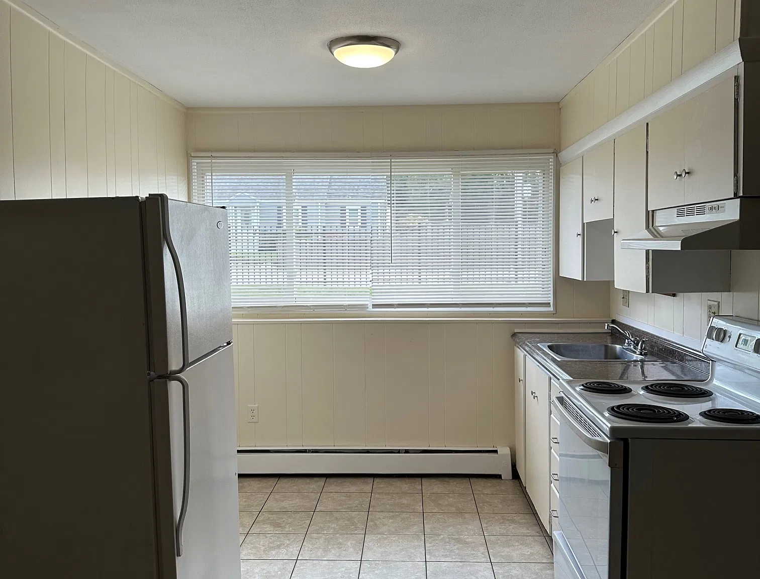 699 Church Ave — Photo 2