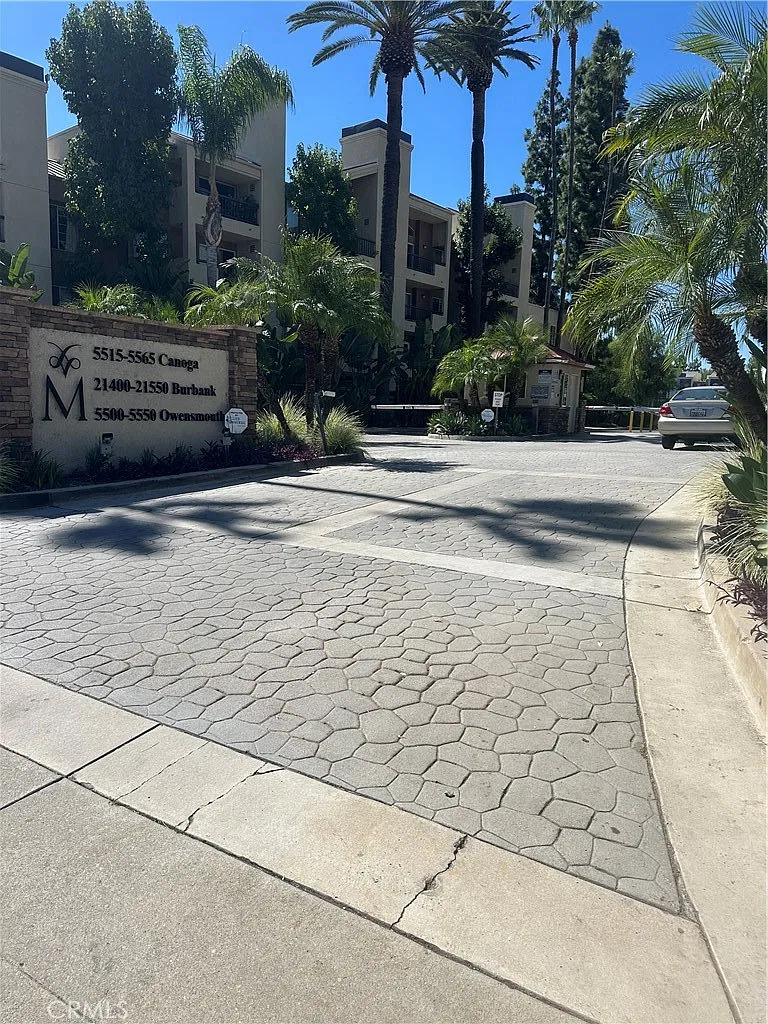 5525 Canoga Ave — Photo 1