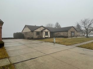 51472 Forster Ln, Shelby Township, MI 48316