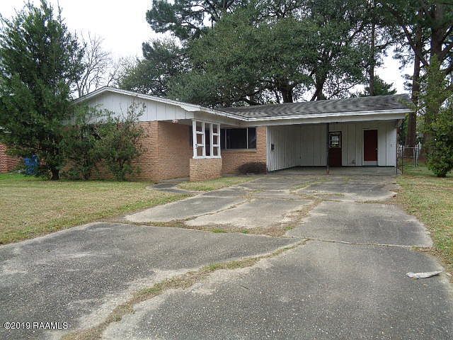 1st image of 702 Prioux St