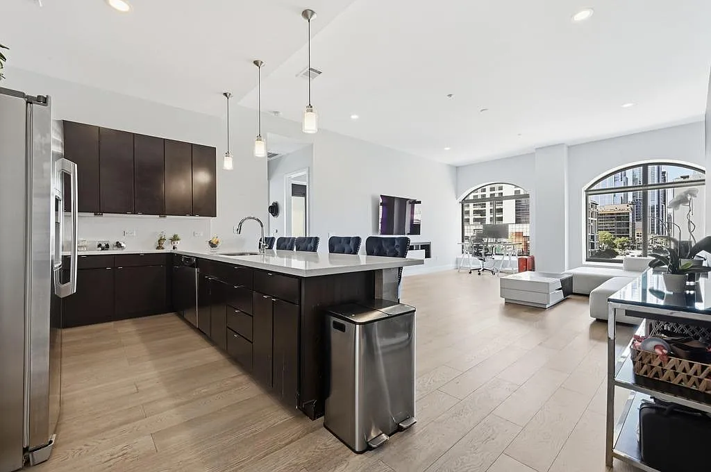 2 bed, 2.0 bath, 1456 sqft, $3,500 — Photo 3