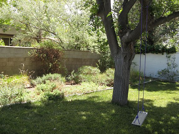 5th image of 1328 Stanford Dr NE