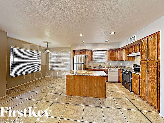 3rd image of 12405 W Montebello Ave