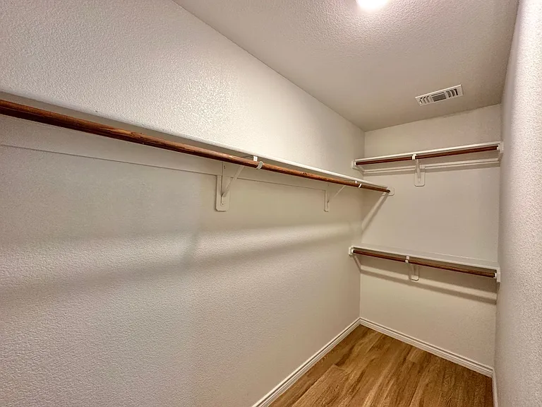 1809 Clovis Dr — Photo 16