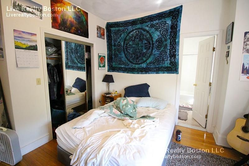 2nd image of 29 Cummings Rd APT 6R