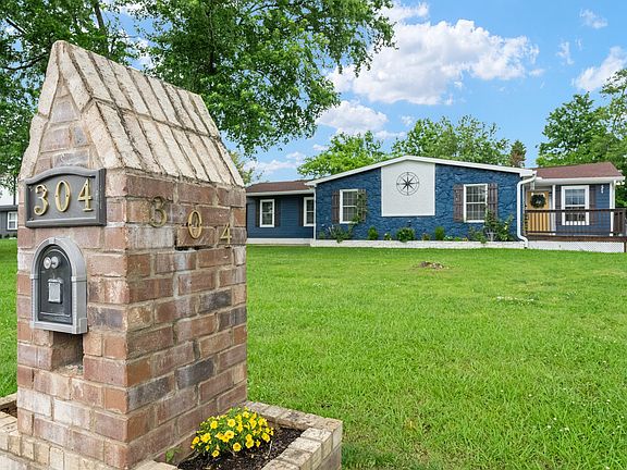 3rd image of 304 Belinda Pkwy