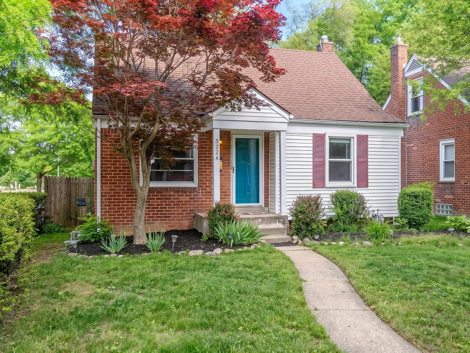 3 bed, 1645 sqft, $2,600 — Photo 2