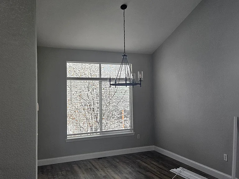 16055 Sequoia Dr — Photo 9